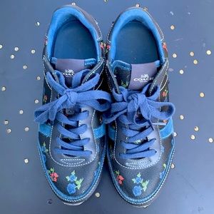 Coach Runner Rose Floral Navy Leather Size 7 blue flowers